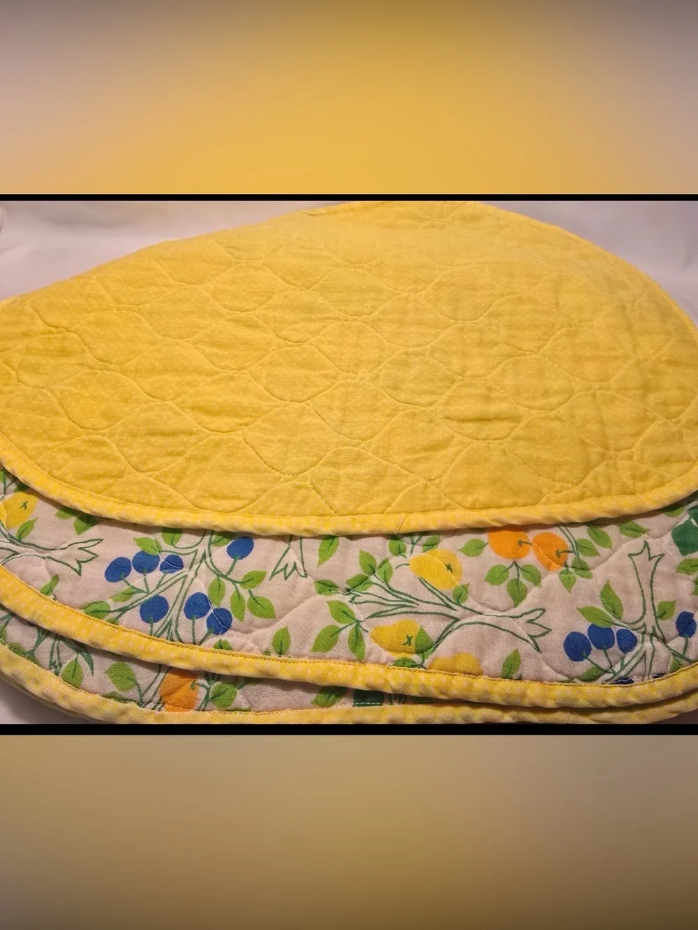 Vintage 12pc Quilted Oval Placemats Yellow Fruit Garden Citrus Retro 1970s